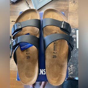 Birkenstock - Arizona Sandal. 46